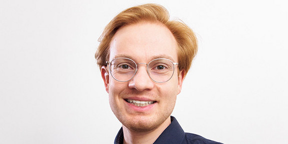Headshot of Joshua Mornhinweg